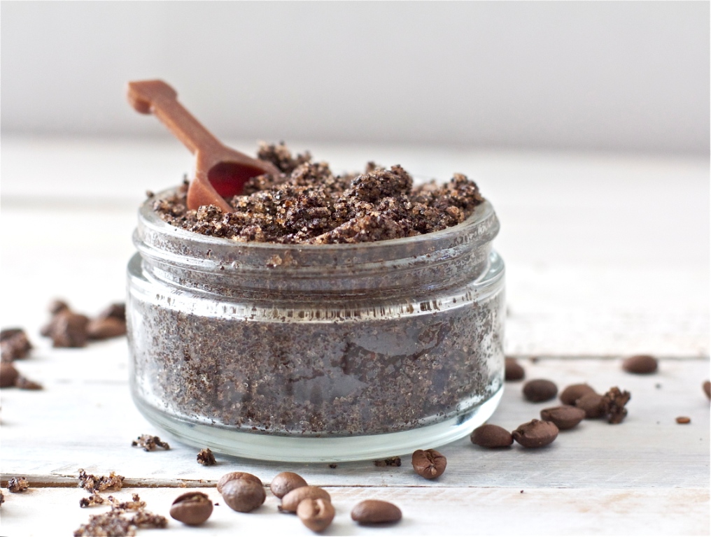 Coffee-+-Vanilla-Sugar-Scrub-offbeat-+-inspired-7